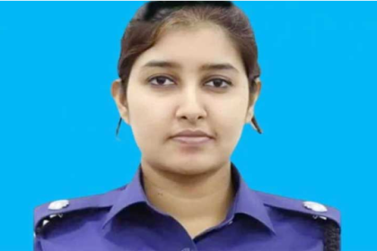পুলিশ বরখাস্ত